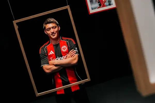 2200万转会费!官方:27岁堂安律加盟法兰克福,签约5年身披20号