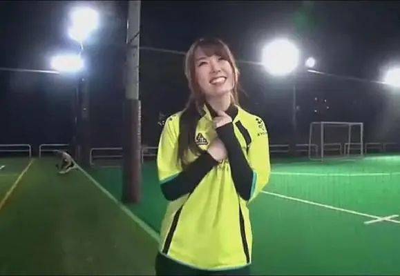 给足球权！2米26前NBA球员踢职业足球，40岁，正是闯的年纪！