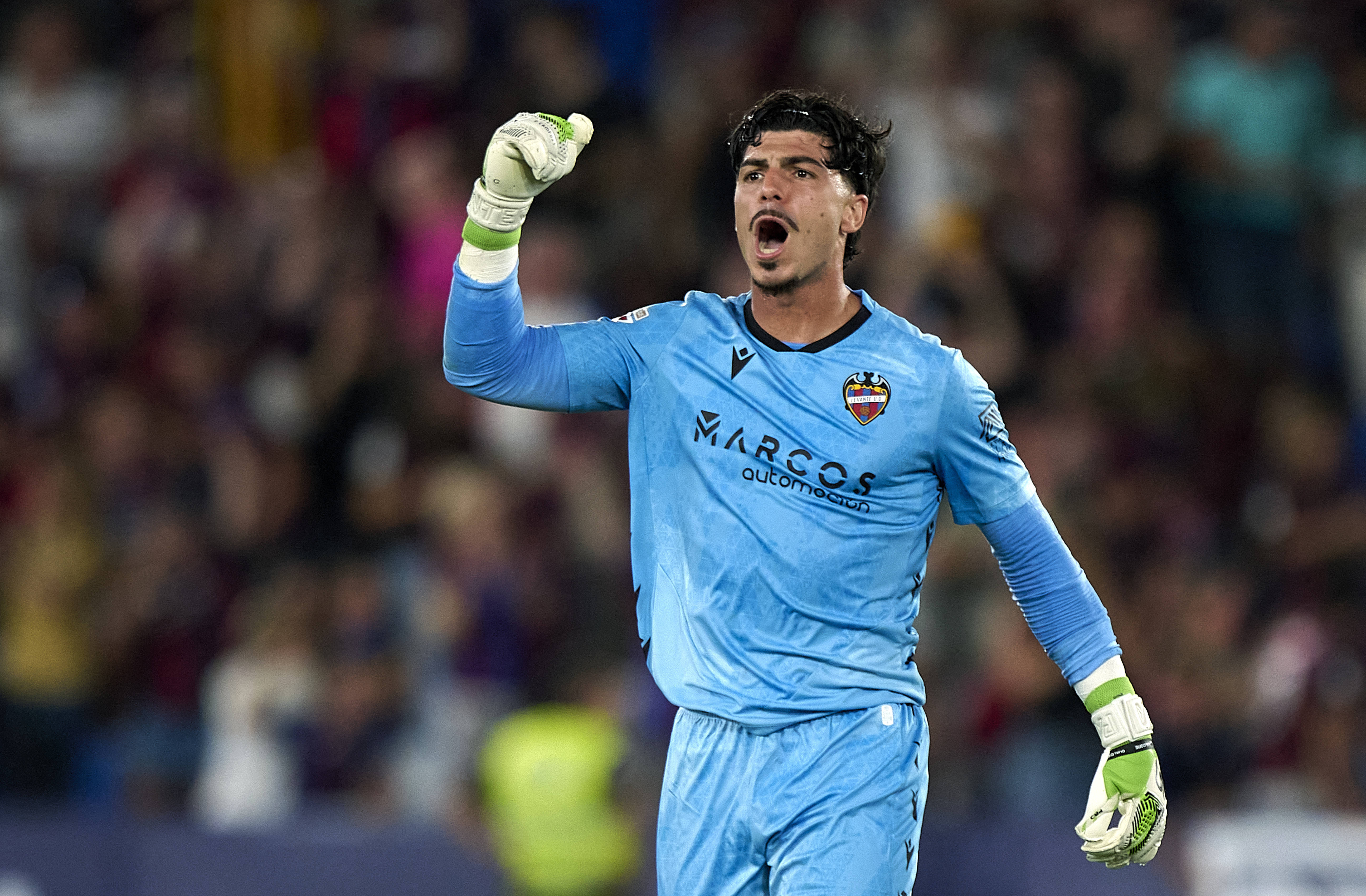 （体育）足球——西甲：巴塞罗那胜莱万特