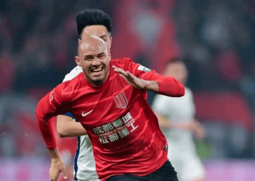 国足新归化？曝33岁巴西前锋明年入籍！22场造13球，想踢世界杯