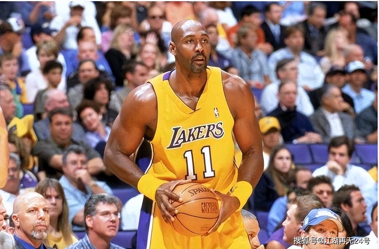 输球另有隐情？奥胖亲自发声，04湖人失冠，皆因科比夺权？