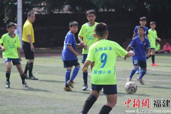 创新校园社区足球区域融合公益模式 五福榕博合作共建仪式在榕举行