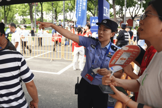 “苏超”拼尽全力 苏州公安共赴热爱