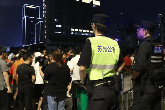 “苏超”拼尽全力 苏州公安共赴热爱