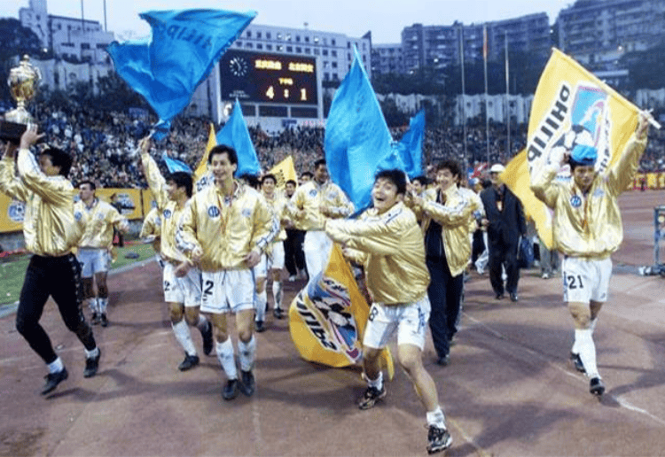 一文回顾重庆足球百年史：修建西部首个足球场，70多年前独自拥有3支专业球队