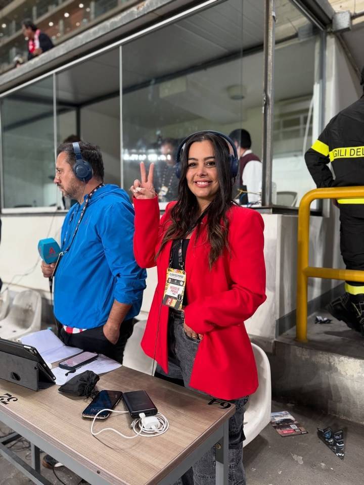 15年了！巴拉圭“乳神”完成足球评论员首秀，南非世界杯惊艳全球