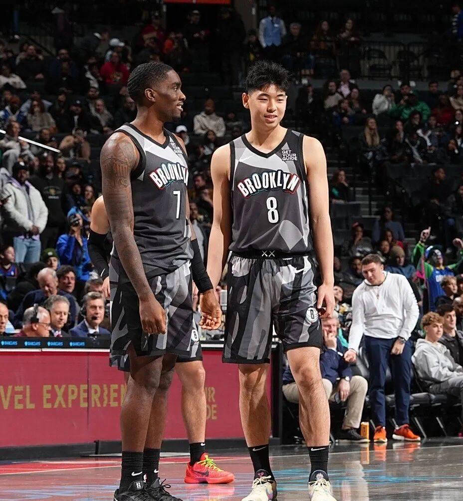 曾凡博正式签约布鲁克林篮网,NBA迎来中国德比