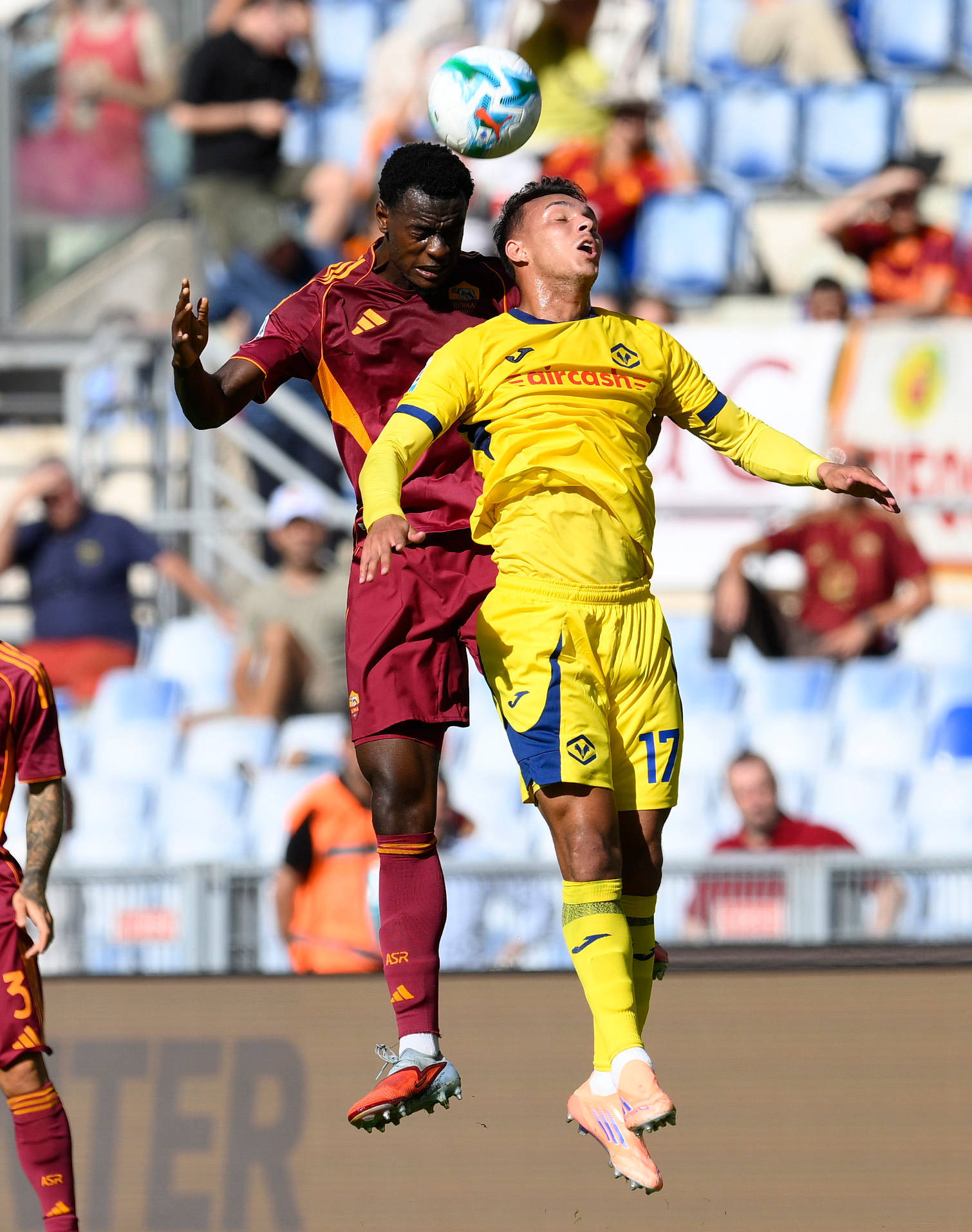 （体育）足球——意甲：罗马胜维罗纳