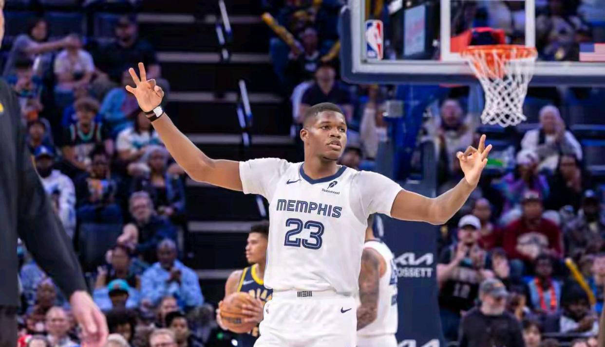 科沃德末节发力 孟菲斯灰熊险胜太阳