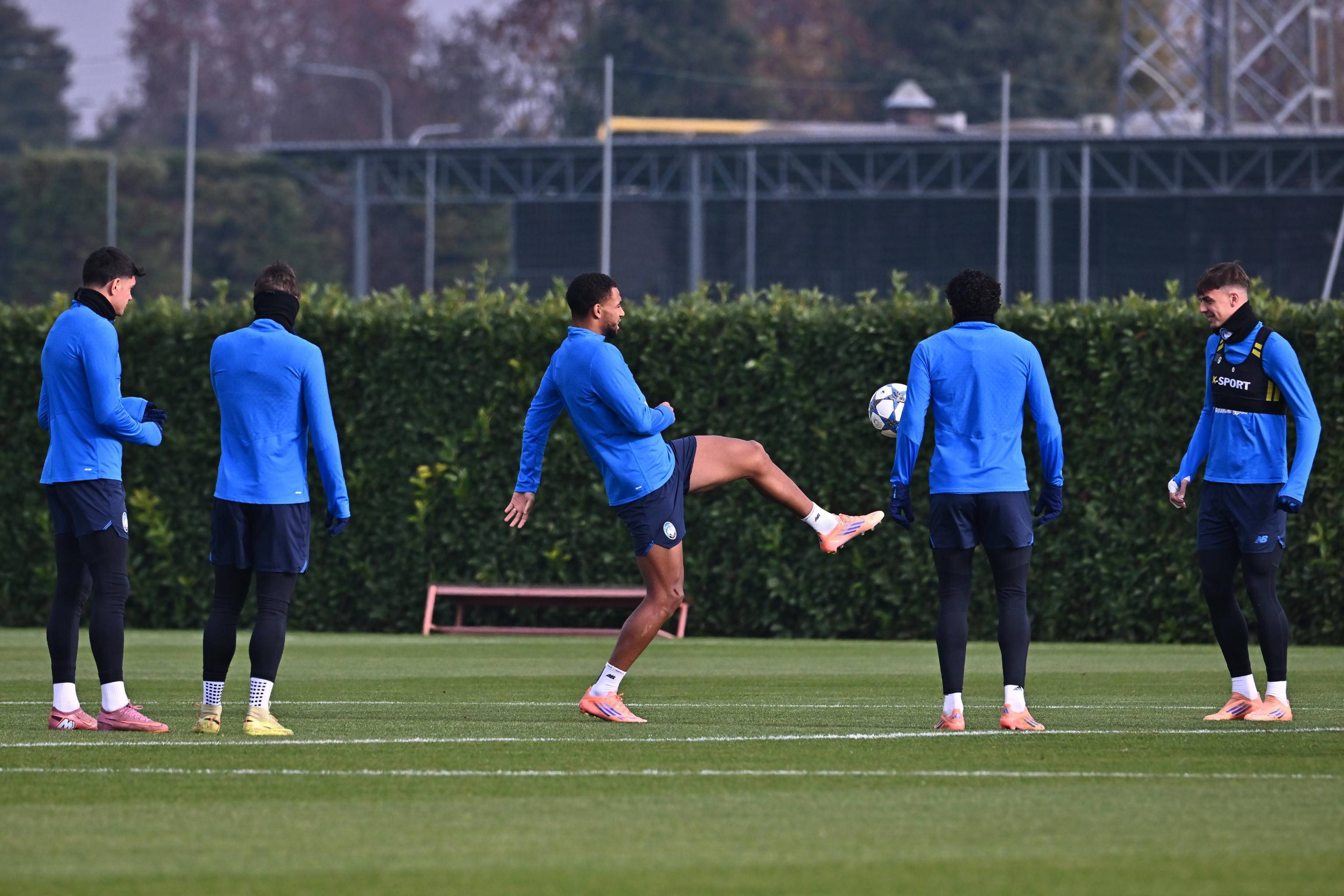 （外代二线）足球——欧冠联赛：亚特兰大赛前备战